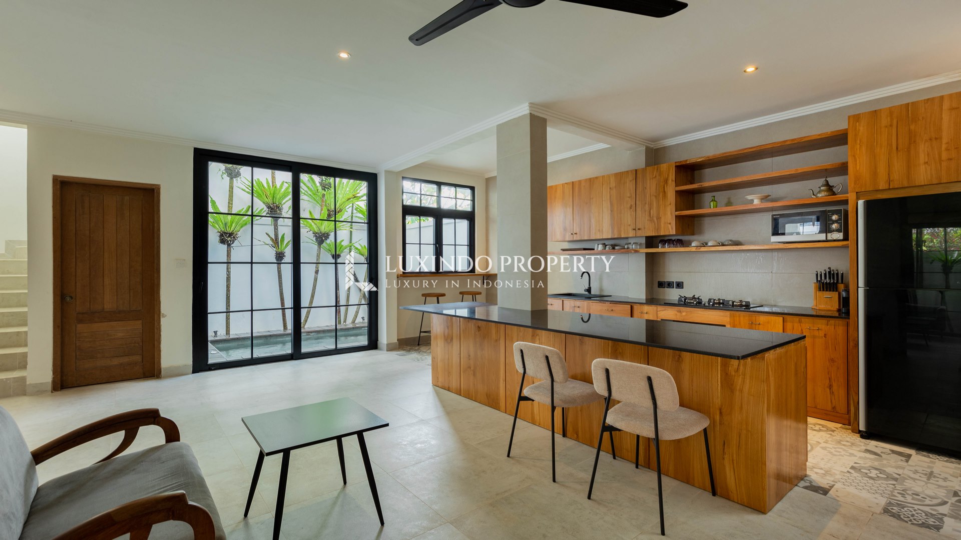 SEMINYAK – BRIGHT 3BR TOWNHOUSE FOR YEARLY RENT: WALKABLE, PRIVATE, AND FULLY EQUIPPED (RV465)